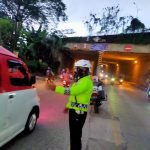 Demi lancarnya Arus Mudik, Sat Lantas Polres Serang Optimalkan Penjagaan Terowongan Tambak Agar Tidak Melawan Arus