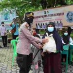 Sambut Hari Kartini, Kapolres Tebo Bersama Polwan Gelar Vaksinasi dan Bagi Sembako