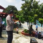 Bhabinkamtibmas Polsek Cikande Tinjau Obyek Wisata Kolam Renang Taman Tirta Lestari Pastikan Penerapan Prokes Berjalan