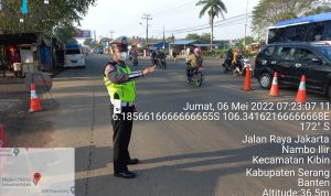 Beri Rasa Aman Pemudik Berkendara, Personel Posyan Modern Polres Serang Lakukan Giat Gatur Lalin