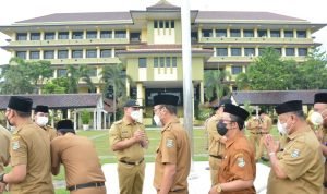 Hari Pertama Masuk Kerja Bupati Pimpin Apel Pagi