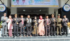 Pimpin Upacara Peringatan Hardiknas Bupati Ajak Tenaga Pendidik Tingkatkan Mutu Pendidikan