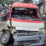 Diduga Ugal-Ugalan Angkot Jurusan Serang Ringsek, Satlantas Polres Serang Olah TKP