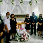 Bupati ROR Melayat ke Rumduk Ayah Mertua Kadis Kominfo Minahasa Agustivo Tumundo