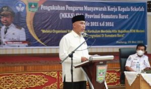 Lantik Pengurus MKKS, Gubernur Mahyeldi Tegaskan Kepala Sekolah SMA Tingkatkan Inovasi 