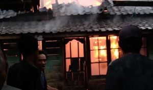 Beberapa Rumah Warga Kampung Cikuning Ludes Dilalap Sijago Merah