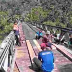 Warga Tanjung Bungo Senang dan Bahu Membahu dengan TNI Bangun Jembatan