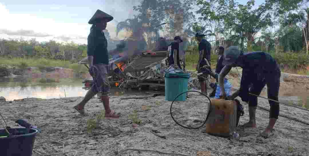 Razia Sebelum Lebaran, 2 Unit Dompeng Dibakar Polres Tebo 1 Screenshot 2022 05 03 06 53 41 53