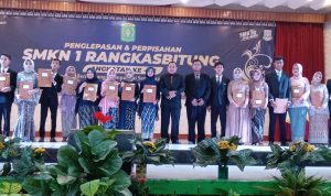 Pentas Seni Dan Pemberian Penghargaan Kepada  Siswa Siswi Berprestasi Warnai Kemeriahan Perpisahan SMKN 1 Rangkasbitung