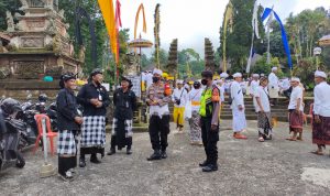 Kapolsek Penebel Pimpin Pengamanan Pujawali Di Pura Luhur Batukaru