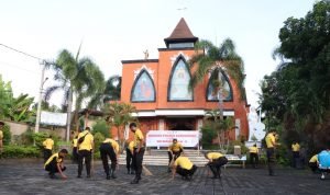 Polres Klungkung Gelar Bhakti Sosial Religi Di Gereja Santa Sisilia