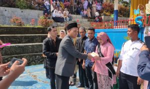 Pelepasan Siswa SMP Negeri 1 Sobang Mengangkat Pentas Seni 