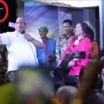 Video Viral!!! Gubernur Sultra,Ketua DPRD, Bupati Butur Lempar Uang Ke Masyarakat Pada Hut Butur Ke 15 Tahun
