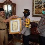 Mantap, Pj. Bupati Aspan Terima Penghargaan Atas Partisipasi Kamtibmas dari Polda Jambi