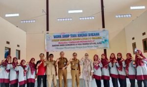 Guru PAUD Sekecamatan Carenang Workshop Tari Kreasi Daerah di Gedung PGRI