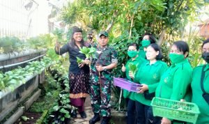 Dandim Gianyar dan Sanggar Seni Paripurna Desa Bona Panen Holtikultura