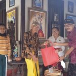 Balai Besar POM Serahkan Tali Asih Kepada Seniman Lukis I Gusti Nyoman Nodia