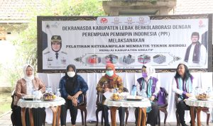 Bupati Lebak Membuka Secara Resmi Pelatihan Membatik Teknik Shibori 