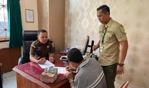 Uang Reward Kavling Tanah Kembali Diserahkan Pengurus LPD Anturan