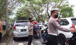 Luar Biasa! Aksi Kapolres Klungkung Langsung Turun Tangan Urai Kemacetan Arus di Apresiasi Warga 