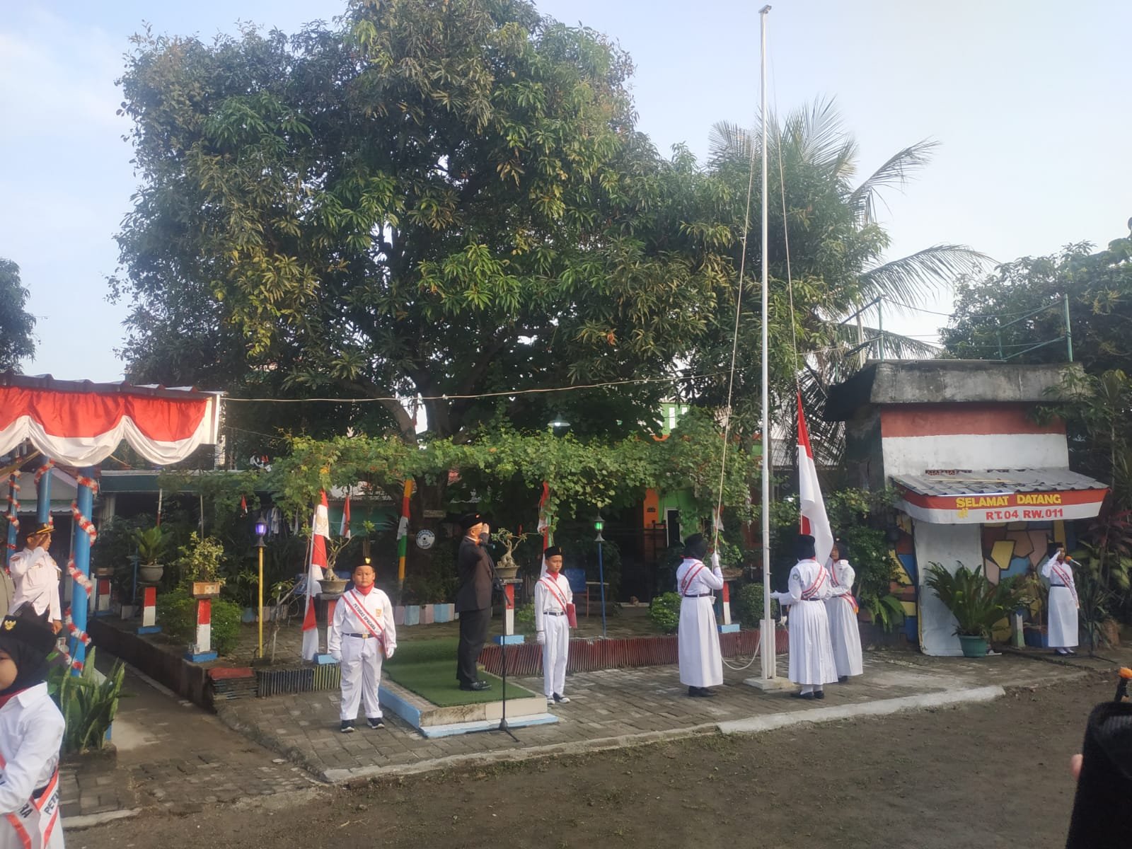 RW 11 Perumahan Villa Tangerang Elok Selenggarakan Upacara Bendera 1 IMG 20220817 WA0024