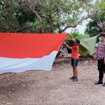 Dalam Rangka HUT RI ke-77, Highline Athlete di Obyek Wisata Klingking Beach