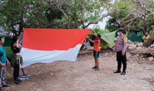 Dalam Rangka HUT RI ke-77, Highline Athlete di Obyek Wisata Klingking Beach