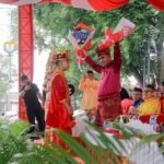 Wali Kota Molen Antusias Bersama Ratusan Peserta dan Ribuan Penonton Karnaval HUT RI ke-77