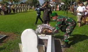 Kodim 1619/Tabanan Gelar Upacara Pemakaman Abu Jenazah Veteran