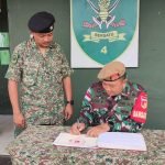 Dansatgas Pamtas RI-Malaysia Yonarmed-19 Kunjungi Pos Gabma Lubok Antu Di Perbatasan