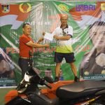PELTI Minahasa Cup Usai, Dandim 1302/Minahasa Berikan Motor Honda Hadiah Doorprize