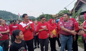 Bupati Lamsel Membuka Bagan Tournamen Sepak Bola Nanang Ermanto CUP1 Desa Bakauheni