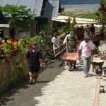 Karya Bakti Bersama Warga Bangun Jalan Menggunakan Vaving Blok