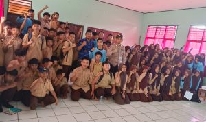 Bhabinkamtibmas Desa Mekar Rahayu Berikan Penyuluhan Bahaya Narkoba di SMPN 2 SATAP Bojongmanik