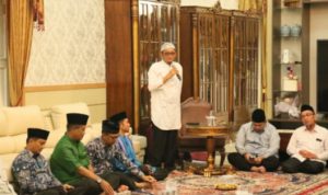 Wali Kota Padang Didampingi Pejabat Pemko Takziah ke Rumah Dinas Gubernur Sumbar