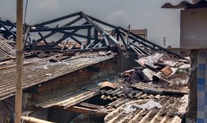 BPBD dan Warga Atasi Kebakaran Rumah Tinggal di Mauk