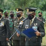 Duka Menyelimuti Prosesi Pemakaman Almarhum Sersan dua Rony Anes
