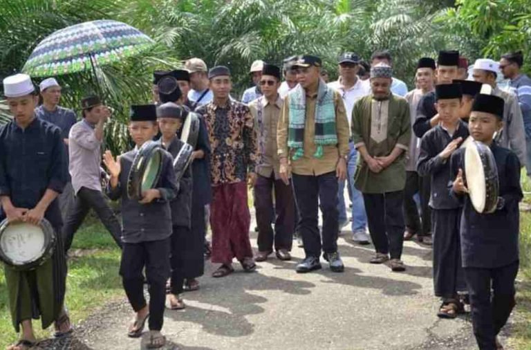 Pejabat Kades Embacang Gedang dan Pimpinan Ponpes Al Ansor Sambut ...