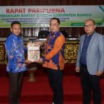 Wabup H. Safrudin Sampaikan Produk Hukum di Rapurna DPRD Bungo