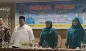 Bupati Suhatri Bur Didampingi Ny Yusrita Suhatri Bur Buka Bimtek 10 Program Pokok PKK