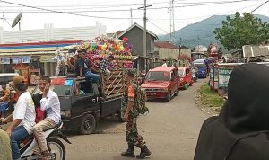Warga Desa Rawi Antusias Ikuti Pawai Kendaraan Peringati Maulid Nabi Muhammad SAW