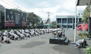 Jajaran Polres Malang Sujud Do’akan Korban Tragedi Kanjuruhan