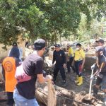 Kapolres Jembrana Bersama Pemda dan Offroader se Bali Gotong Royong Pasca Bencana 