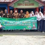 Kejaksaan Negeri Lamsel Penyuluhan Hukum dan Penerangan Hukum di SMPN 2 Kalianda
