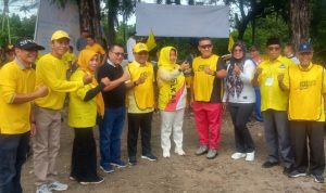 HUT Golkar ke 58, H. Jhon Kenedy Azis Didampingi Adrian Adek Ikut Jalan Santai 