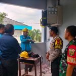 Antisipasi Kebakaran, Babinsa Sertu Windian Himbau Kepsek SMA Srijaya Negara Selalu Perhatikan Instalasi Listrik