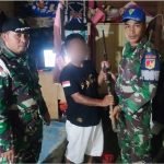 Serahkan Senpi Rakitan Secara Sukarela Kepada Satgas Pamtas Yonarmed 19/105