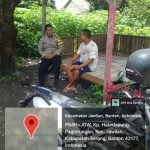 Bhabinmas Polsek Jawilan Polres Serang Brigpol Jaenal Sambang Warga Desa Binaannya