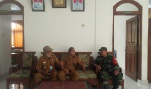 Wujud Sinergitas, Babinsa 1616-03/Tampaksiring Komsos Dengan Perangkat Desa