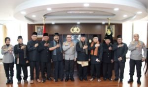 Kapolda Sumbar, Terima Kunjungan Ketua LKAAM Sumbar